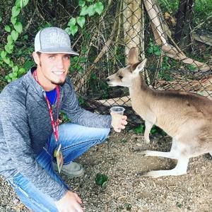 Meet your Posher, Travis